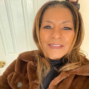 Meet your Posher, Veronica